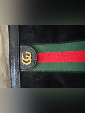 Gucci Black Leather Messenger with Green and Red Web Stripe